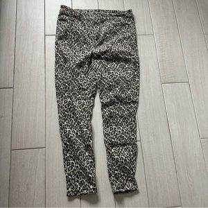 American Eagle. Cheetah print. Size 14. Jean-jegging